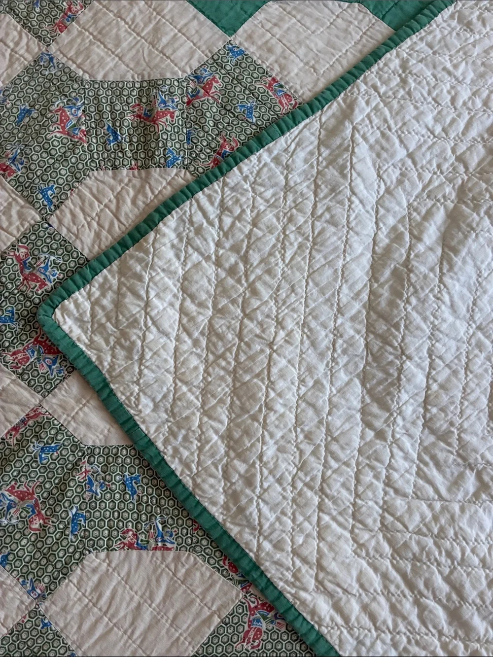Antique Handmade Green Cream Bowtie Pattern Full Queen Quilt Blanket Bedroom